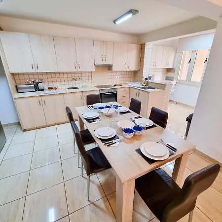 Sunbay Quarto em Acomodações Particulares Larnaca